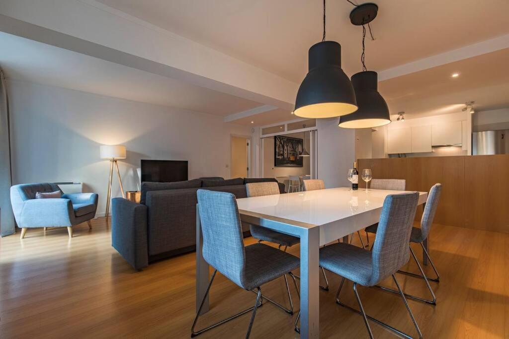 Apartamento Downtown 2-bedroom W/terrace *