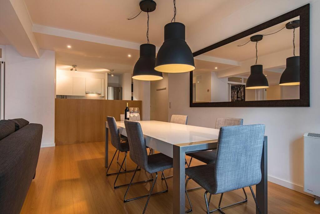 Downtown 2-bedroom W/terrace Appartement *