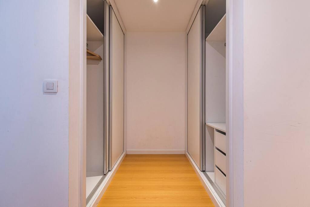 Downtown 2-bedroom W/terrace Appartement *
